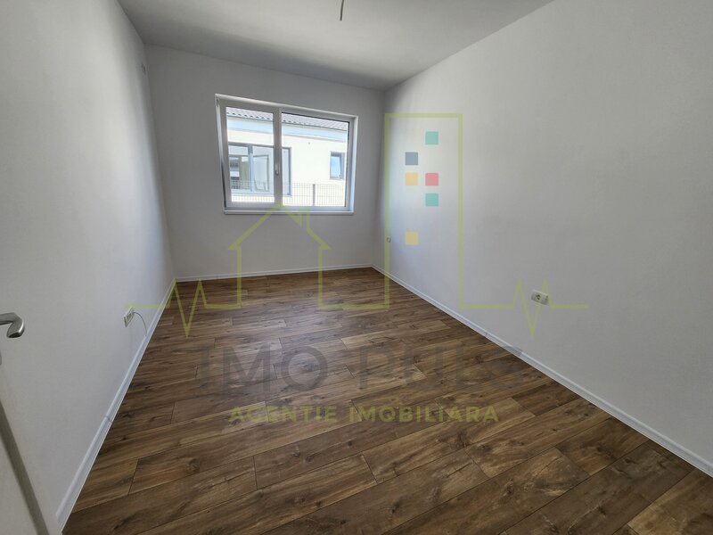 Timis Duplex pe parter. 2 Bai. 2 Dressing-uri. Terasa acoperita.