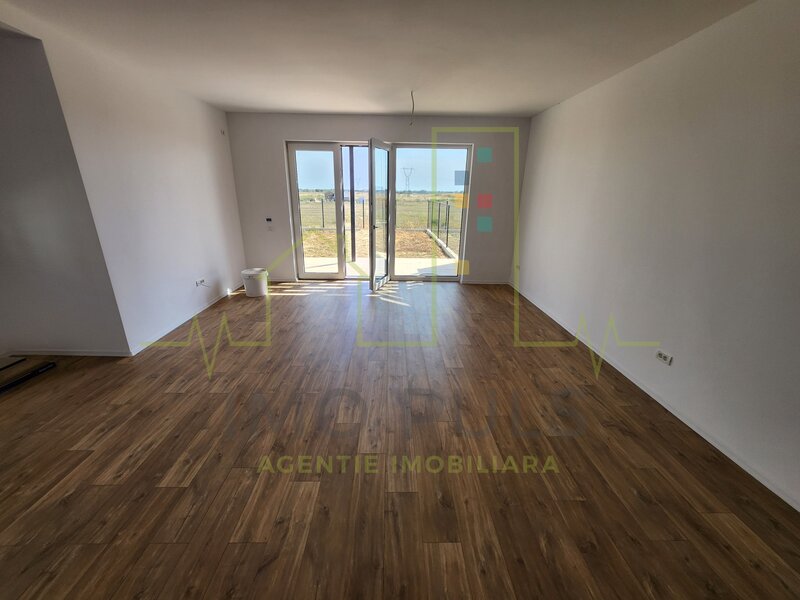 Timis Duplex pe parter. 2 Bai. 2 Dressing-uri. Terasa acoperita.